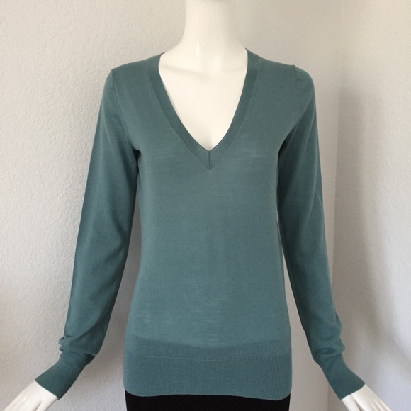 Club Monaco Sweaters - Club Monaco essential v neck merino wool Sweater